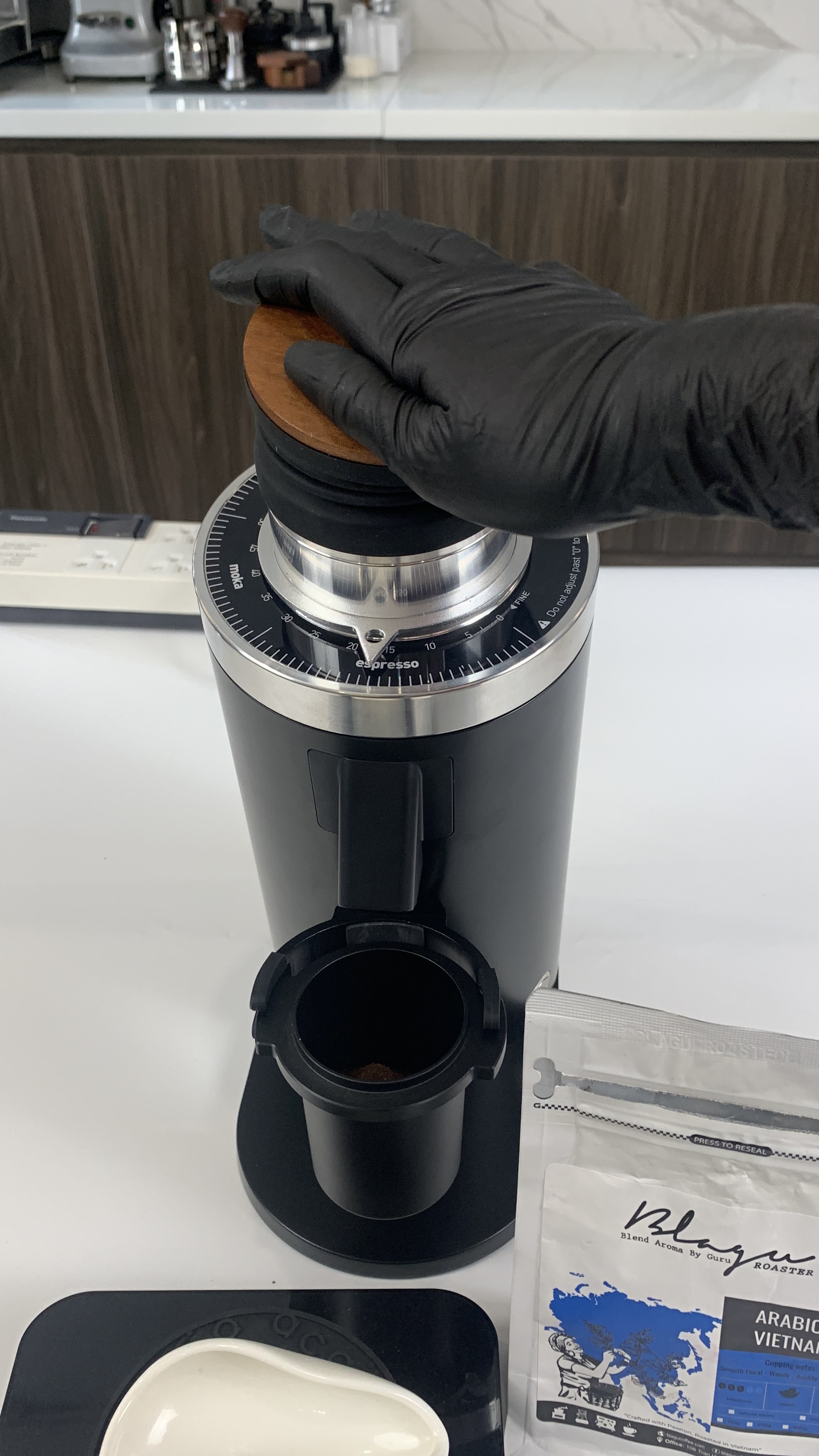 Pressoco DF64V Grinder Red Titan-Burr, 64mm, Single Dose Silver 300W 13