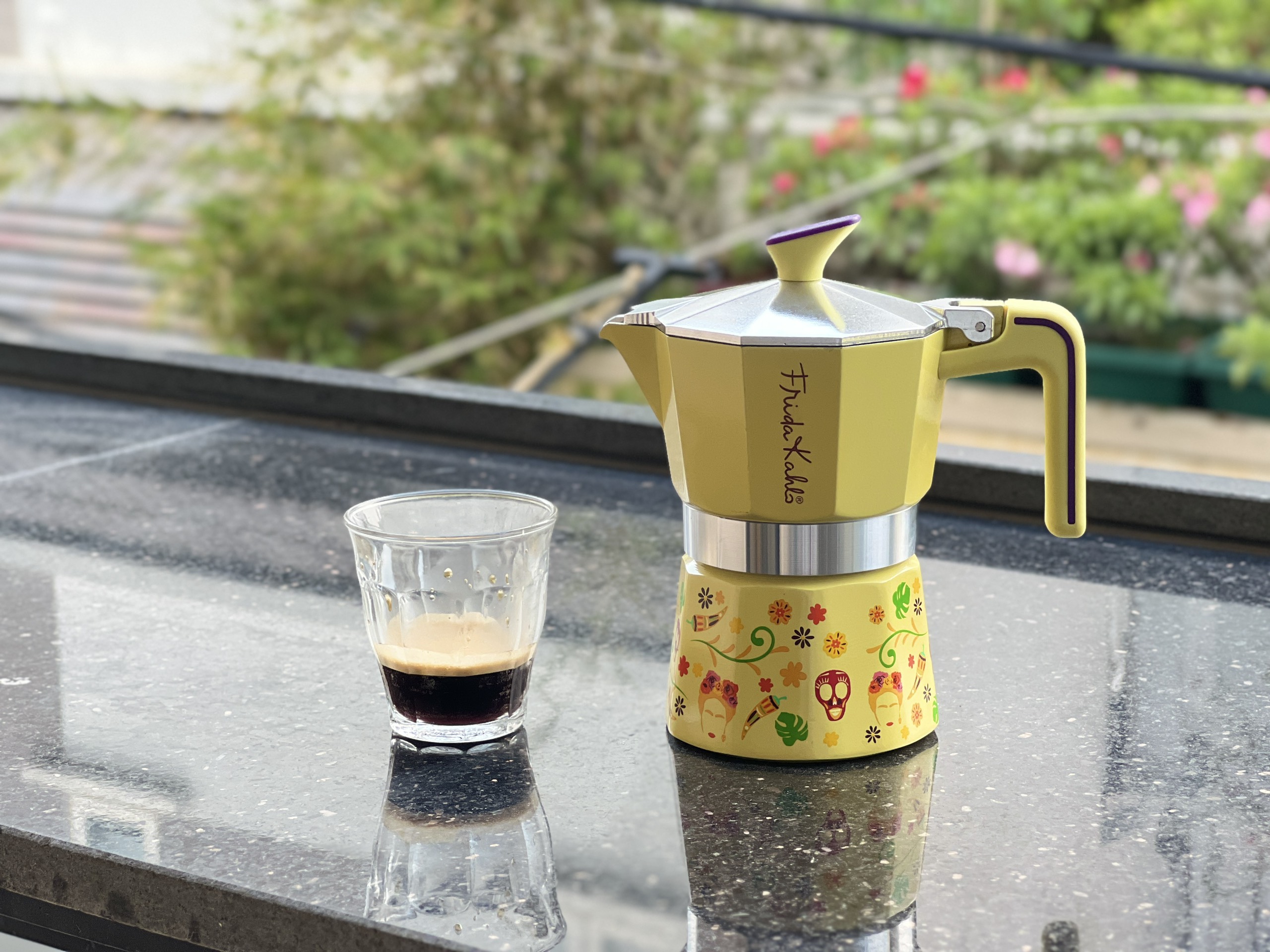 Coffee Maker Polished Alumi.2cups - Frida Kahlo - Assorted Colours (Yellow) 8