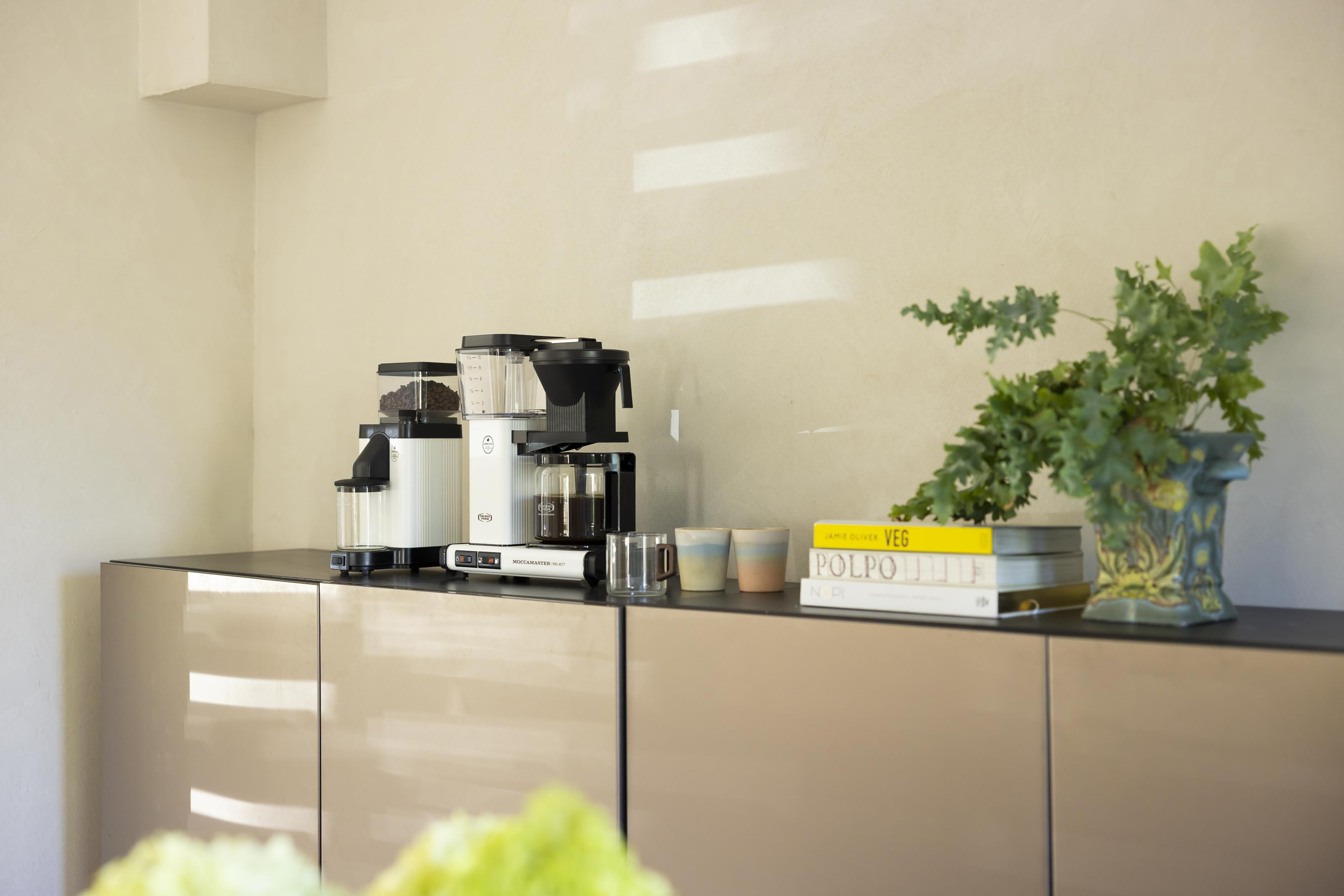 Máy pha cà phê Moccamaster KBGV Select - White 6